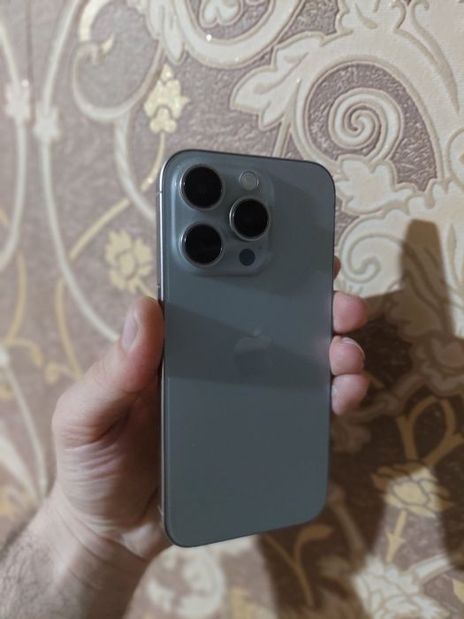 Iphone 15 pro Natural Titanium