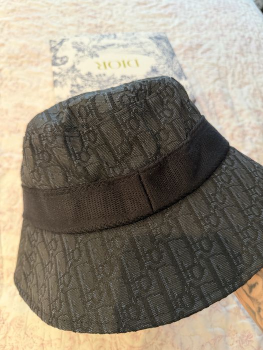 Dior D-Bobby bucket hat