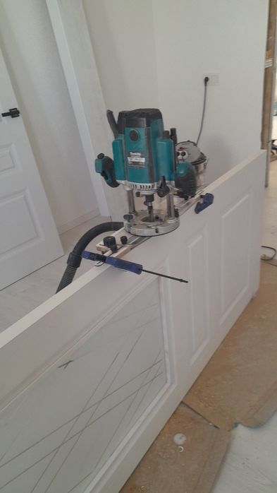 Установка межкомнатных дверей