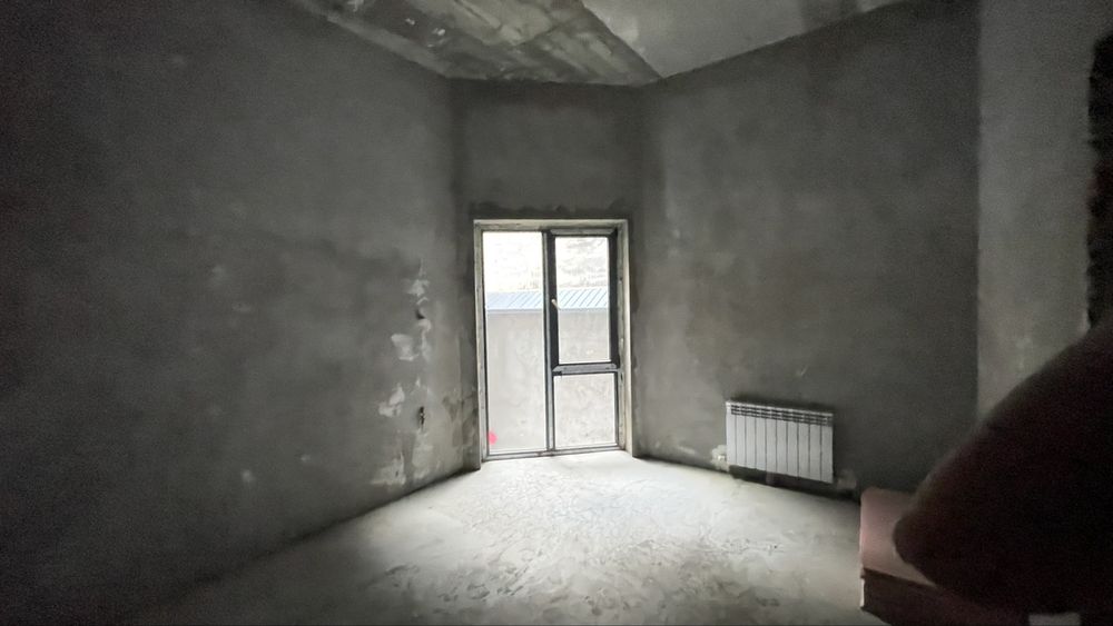 Янги ховли сотилади, Учтепа тумани, ориентир: эски Литературный инстит