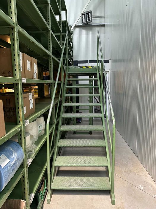 Rafturi metalice, Sistem rafturi de polite cu etaj, aprox. 90-120m²