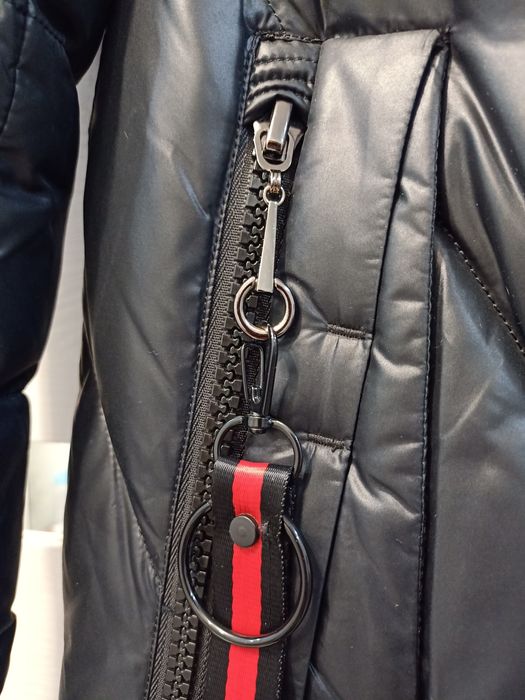 Продам зимнюю куртку