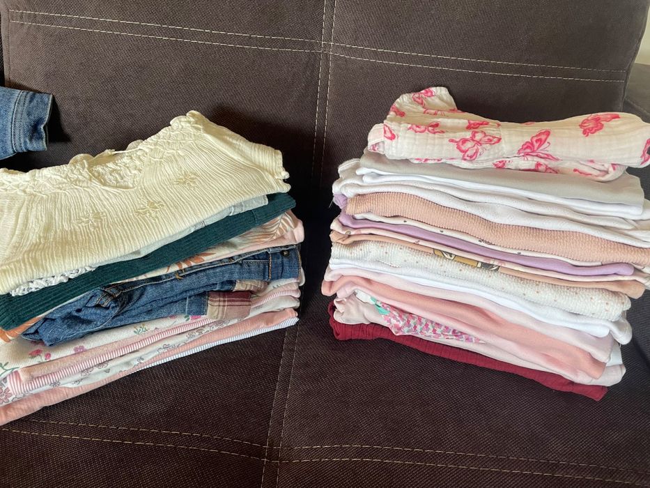 Lot hăinuțe și încălțăminte toate 120 lei