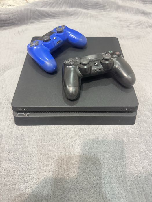 Playstation 4 slim