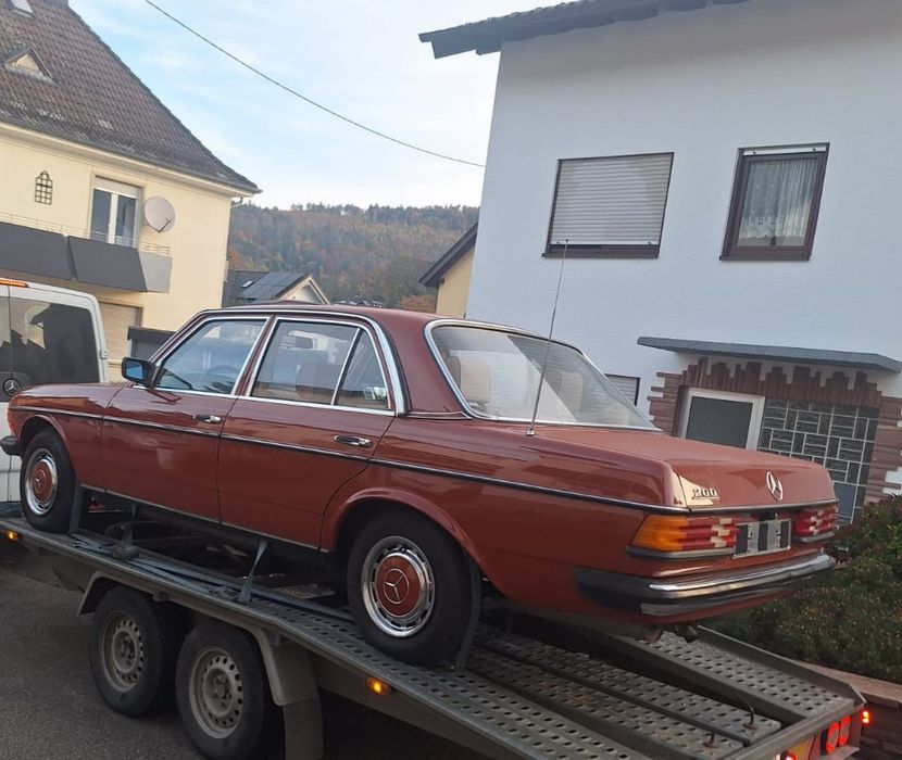 MERCEDES-BENZ E-Class 1983 — imagine 3