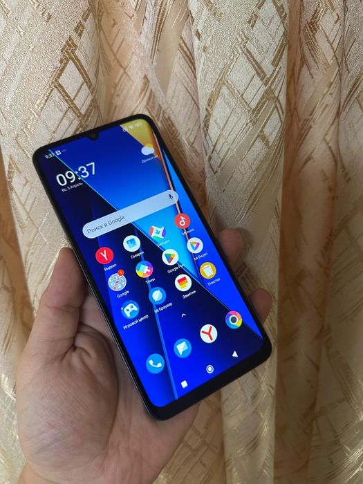 В продаже Poco C65.