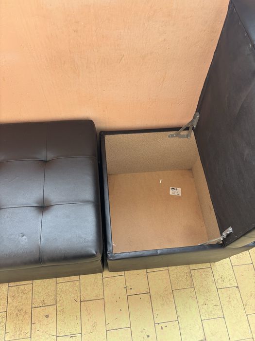 Продавам два броя луксозни тъборетки