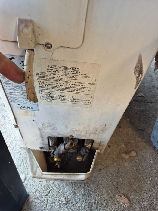 Климатик Midea за части или ремонт!Работи!