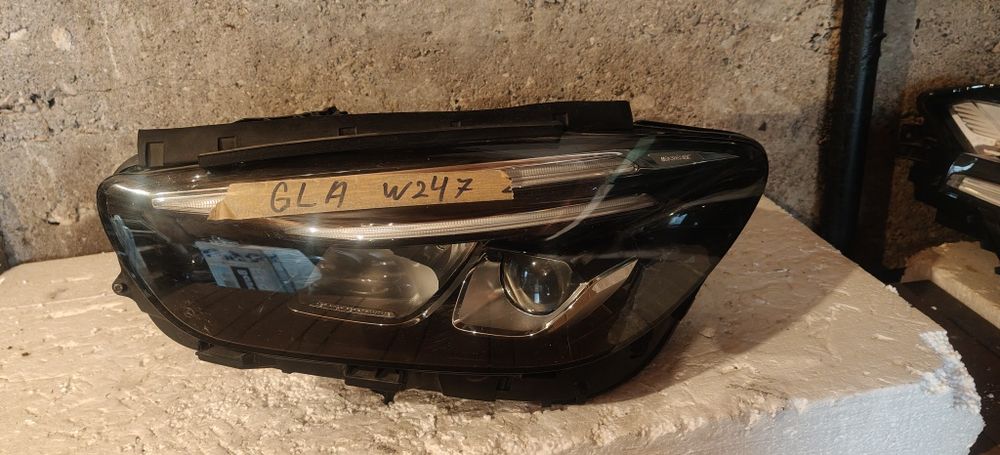 Оригинален фар за mercedes b class  w247