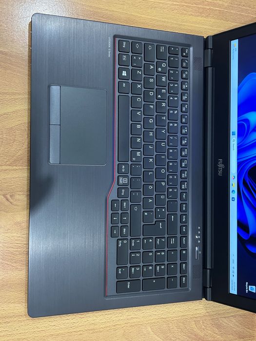 Като нов! Японски лаптоп Fujitsu U759 i3/8GB RAM/256GB с 3 мес. гар.!