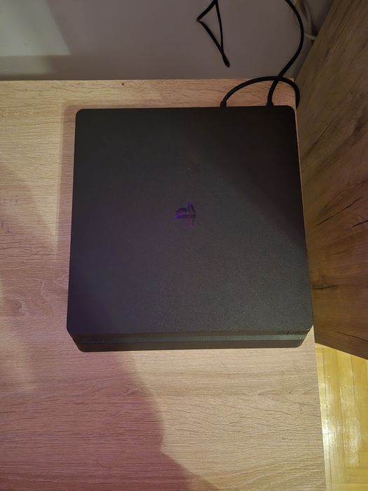 Ps 4 slim 800gb Perfect functional
