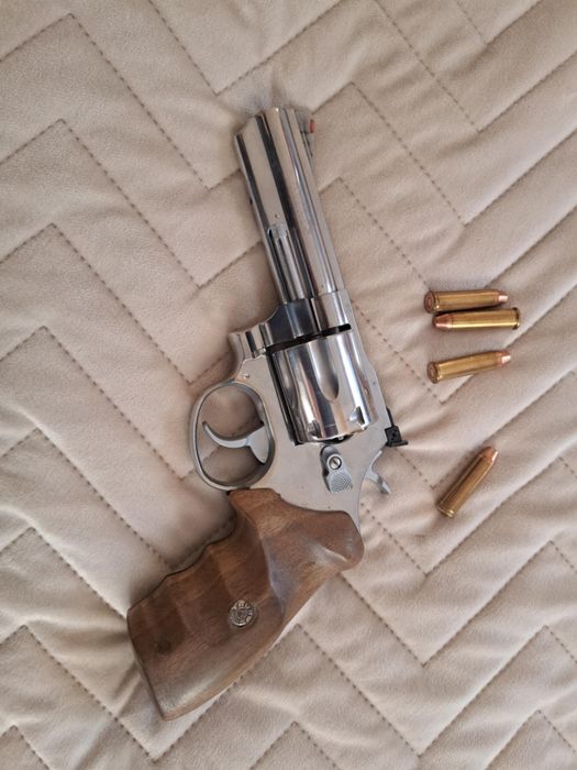 Револвер Таурус модел 357