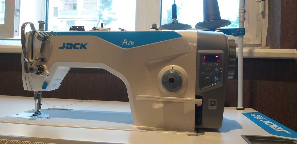 JACK A2b Швейная машина состояние почти новое!