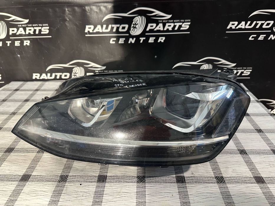 Far stanga Volkswagen Golf 7 BIXENON LED 5G1.941.031