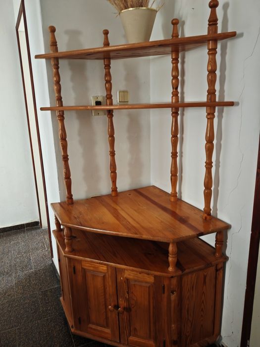 Ъглов шкаф етажерка