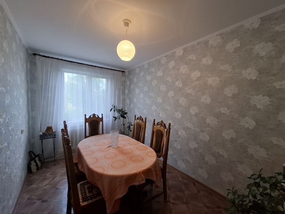 Продается 4 комнатная квартира