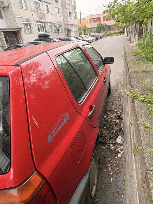 Vw golf  3 ………..
