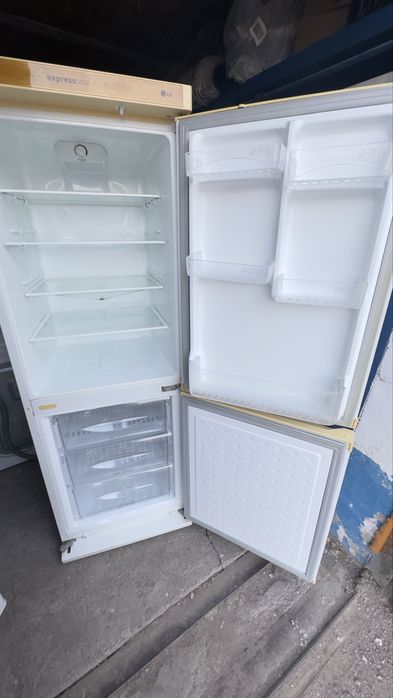 Продам холодильник