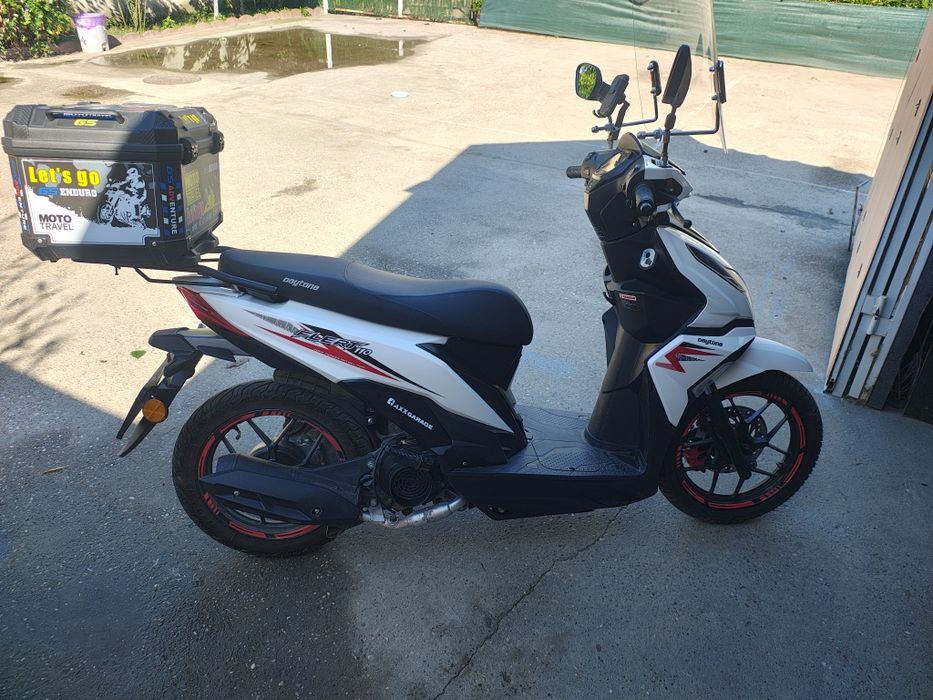 vand scuter 125 daytona flert