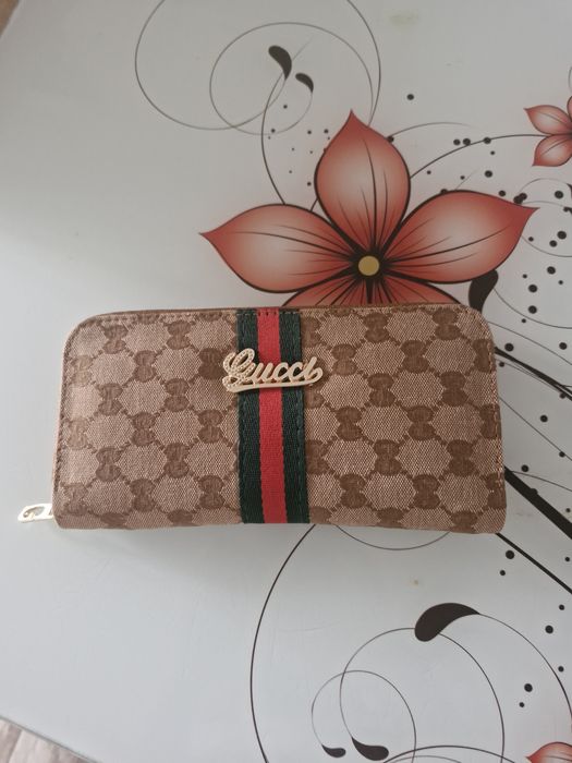 Portofel frumos pentru doamne