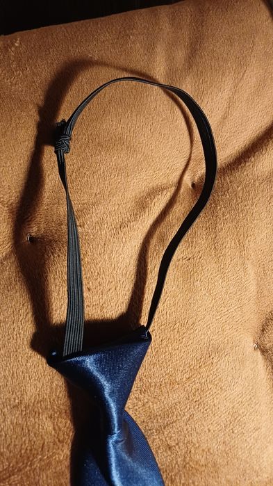 школьный галстук