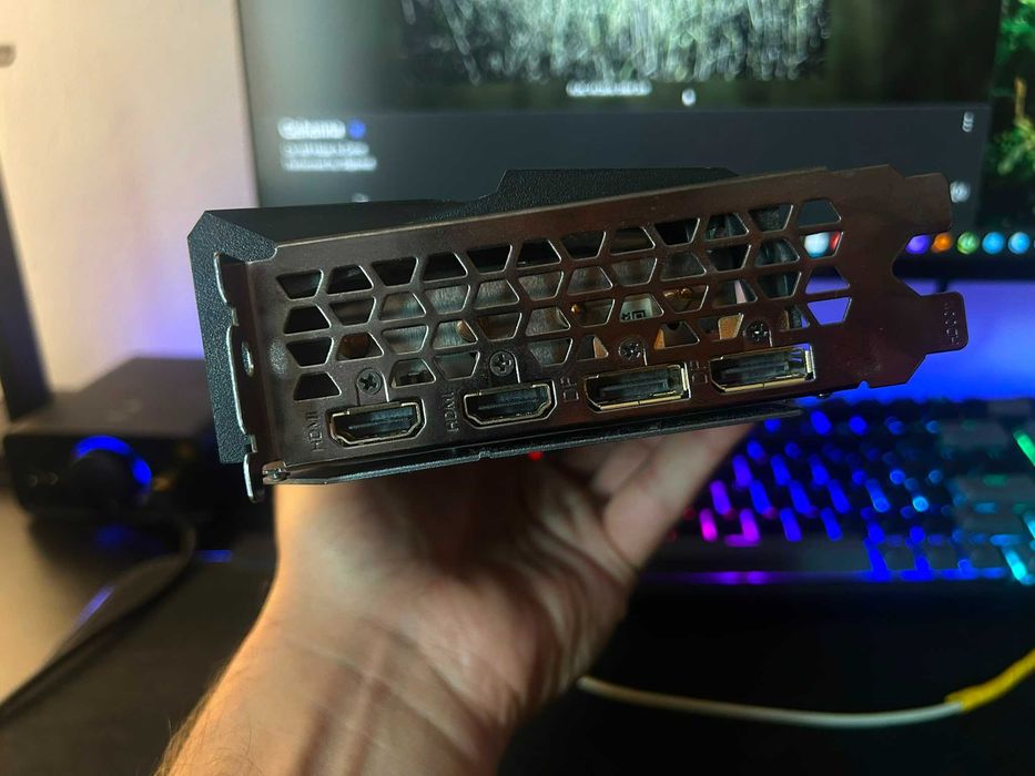 Placa video Gigabyte AMD rx 6700xt 12gb