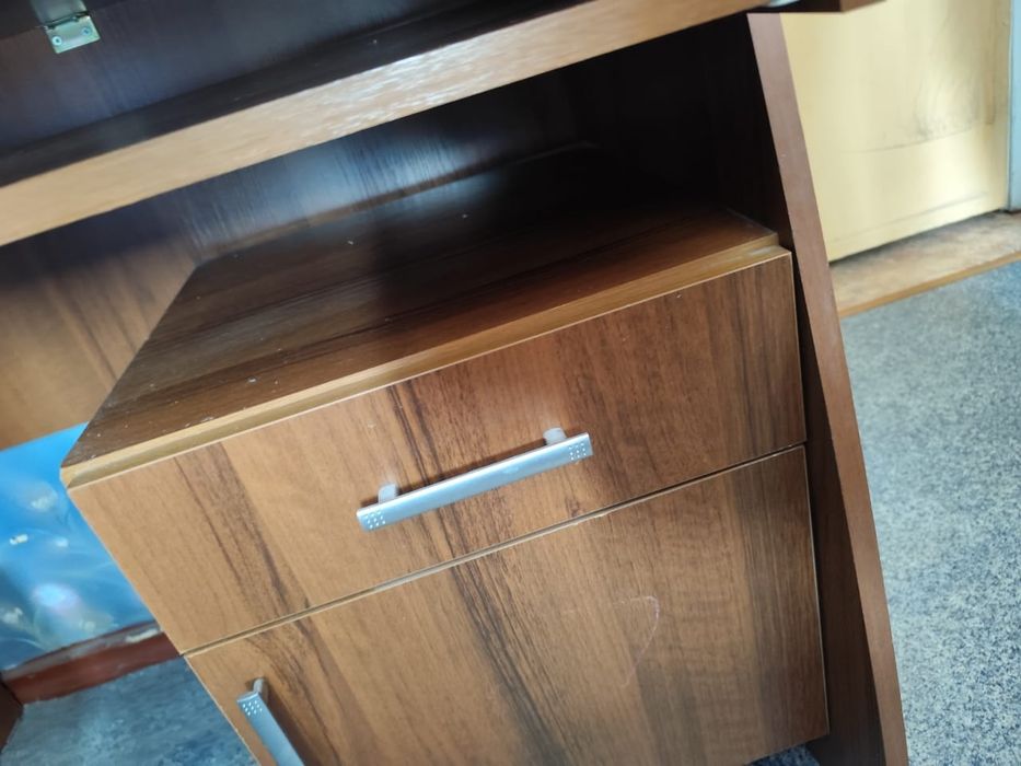 Стол компьютерный