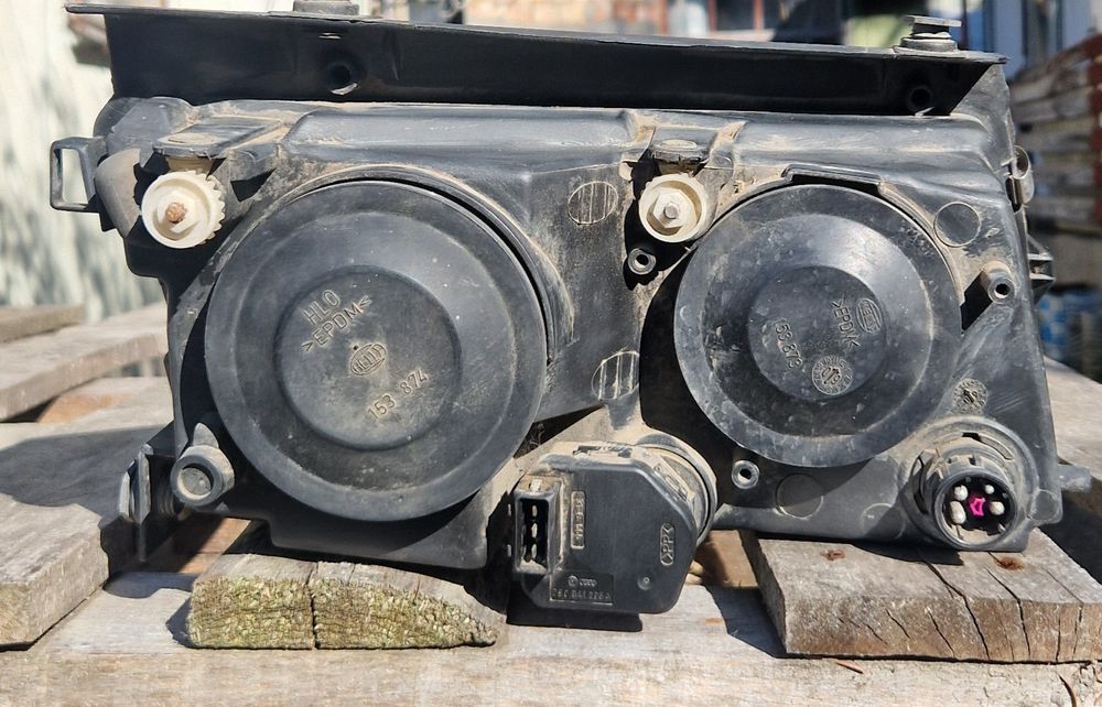 Фар за пасат б5 2000г