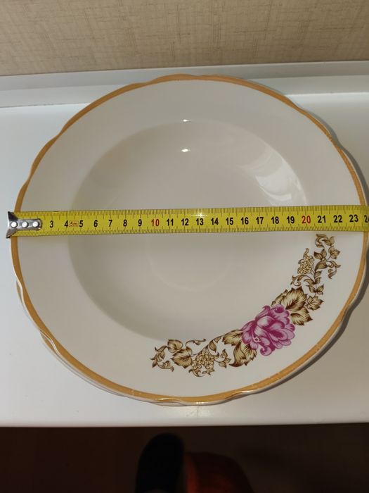 Тарелки суповые.