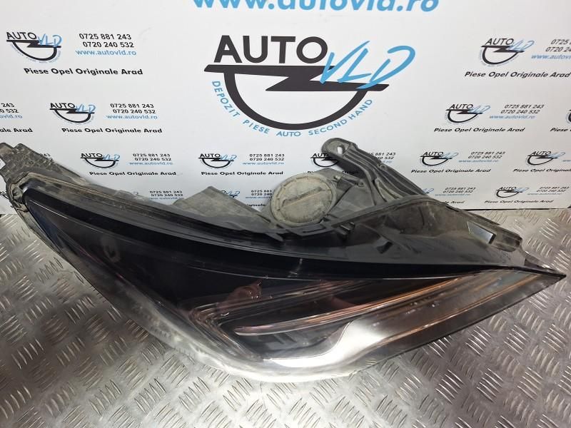 Far dreapta LED și halogen H1H7 Opel Astra K