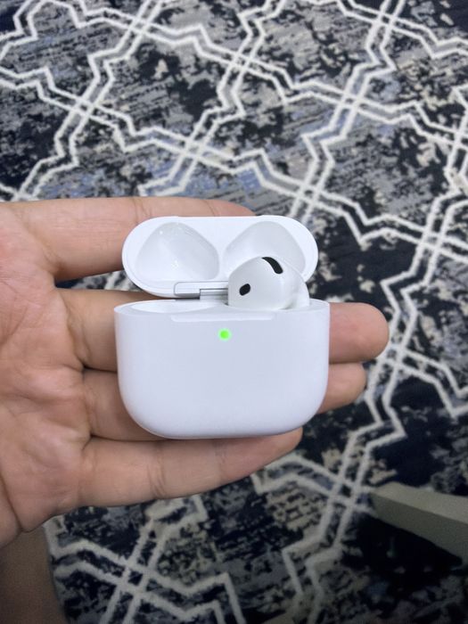 AirPods 4 с ANC оригинал (кейс + правый наушник)