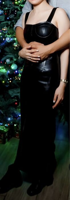 Платье из эко кожи