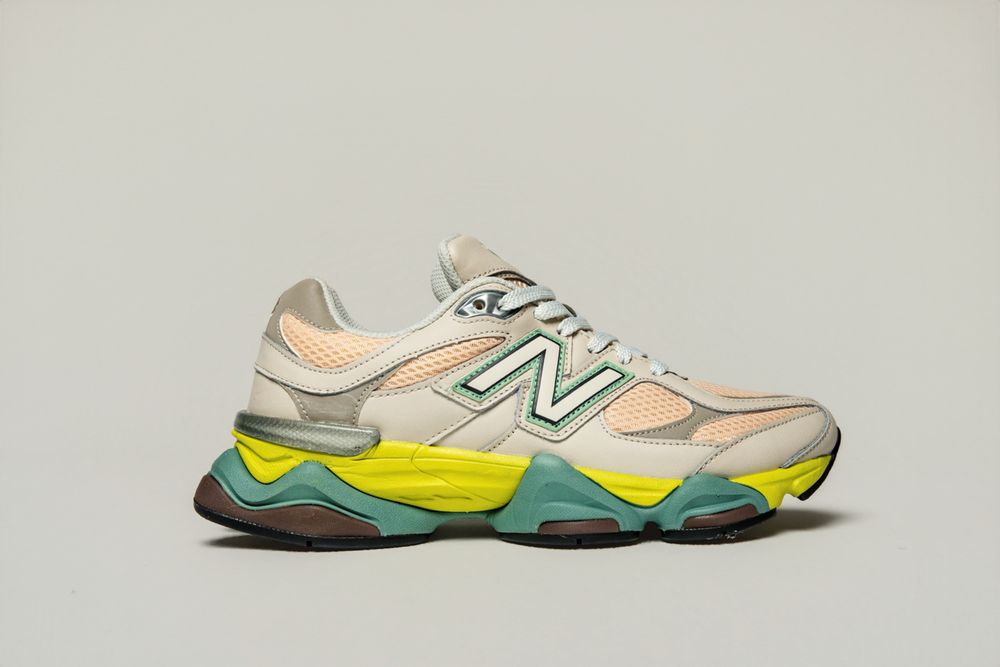 New Balance 9060 moonbeam