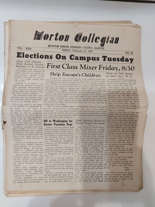 Продавам колекция стари вестници от Чикаго