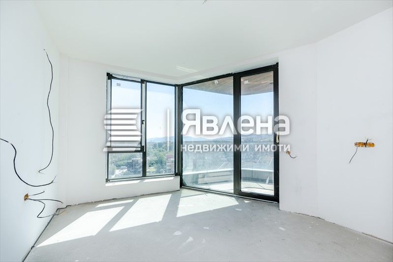 Продава 4-Стаен в Кръстова Вада