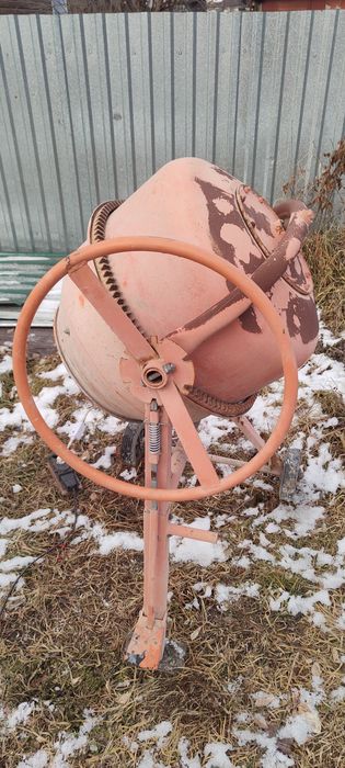 Продам бетономешалку