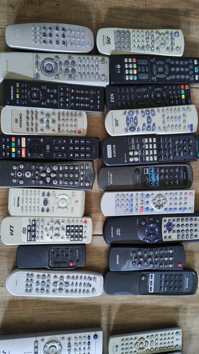 Telecomanda Tv, VHS, Dvd in stare perfecta