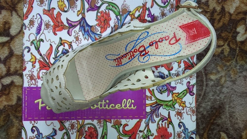 Дамски високи сандали