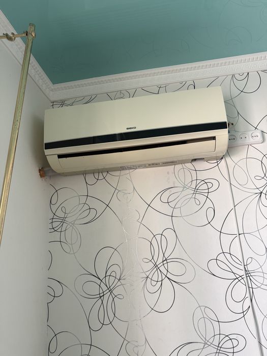 Сплит система в рабочем состоянии