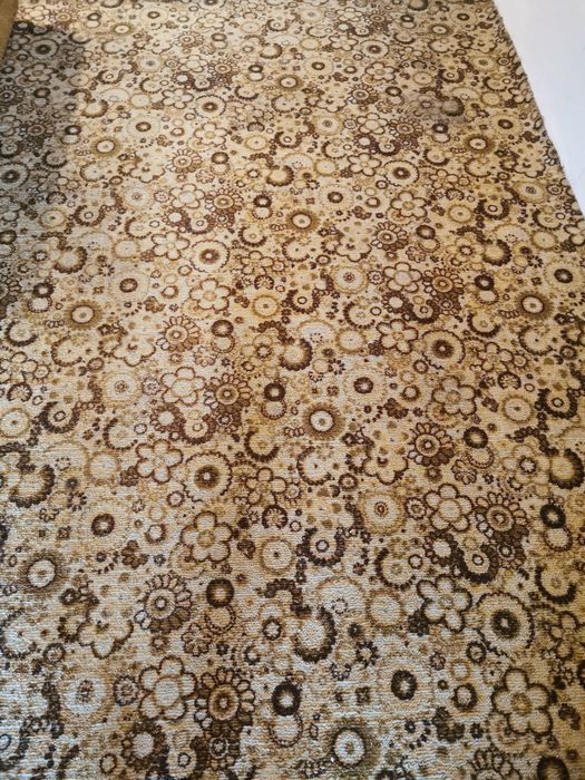 Мокет  в доста добро състояние