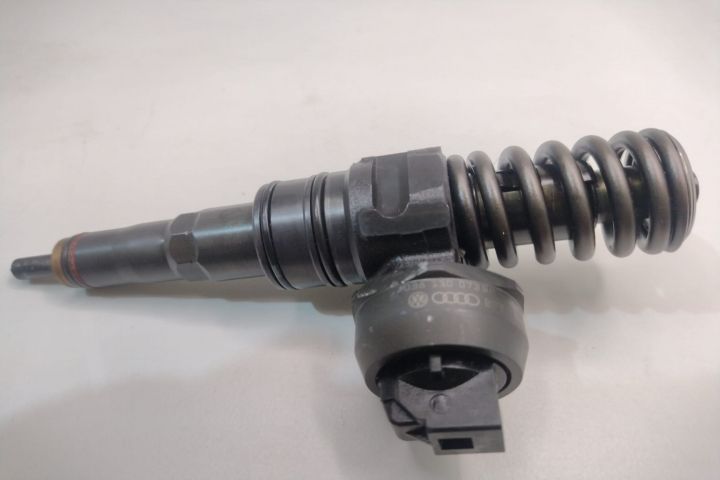 Injector Vw Audi Seat Skoda cod 038130073BP CT 038130073BP CT Audi A4