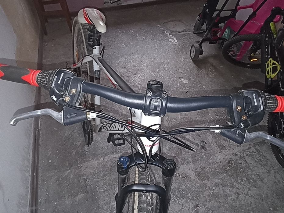 Vând bicicleta Galano.