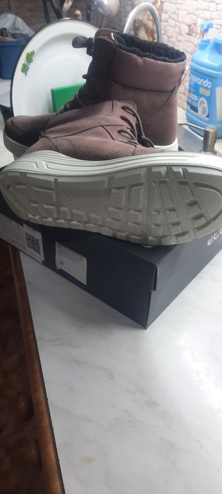 Продам ботиночки,  40 размер,брэнд ECCO, новые.