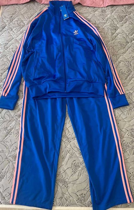 Adidas дрехи от фалирал магазин