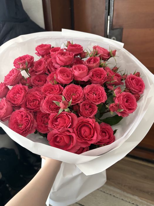 Цветы (кустовые розы)