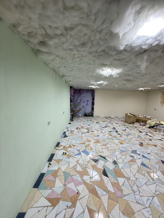 Полуподвал помещение. Шахар марказидаги ярим подвал хонаси