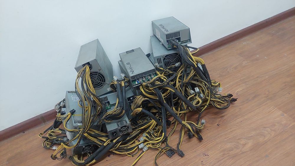 Блоки питание Bitmain