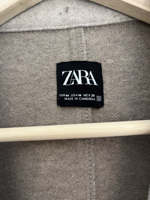 Pardesiu Zara in stare foarte buna