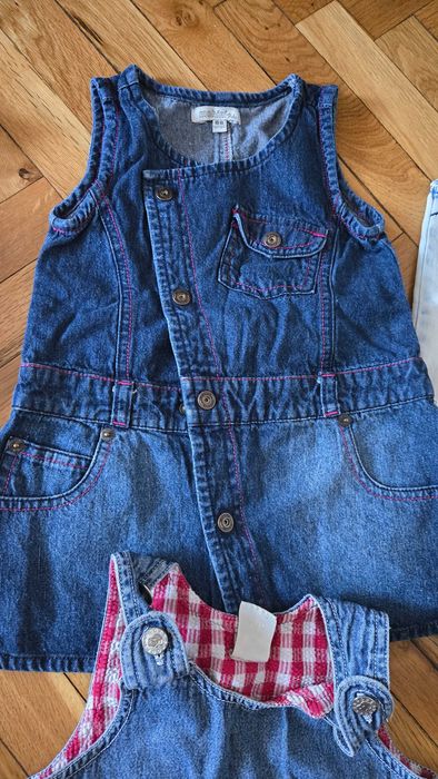 Лот дънкови роклички за момиченце, разм.1-2години и роклички с ягоди