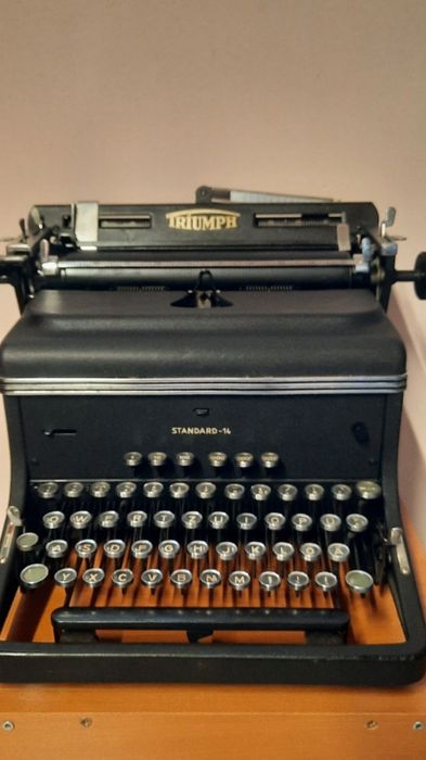 Mașină de scris Triumph Standard 14 impecabilă